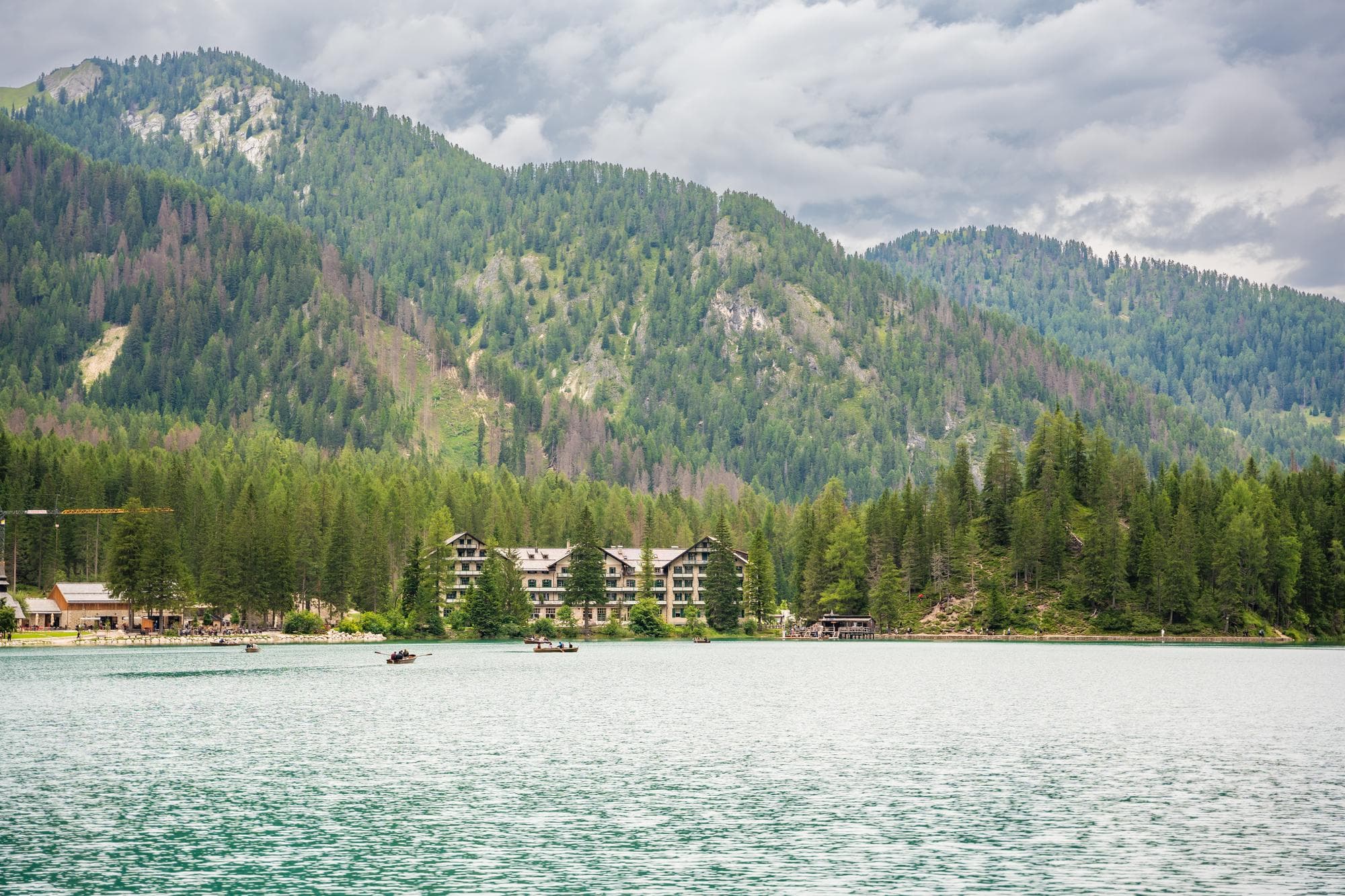 Himalayan mountain-view stay overlooking a river valley
